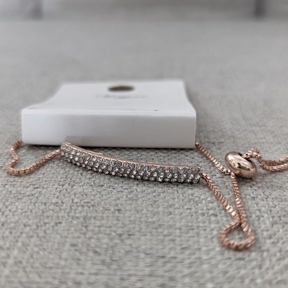🌼5 For 20$ 🌼 Elegant Rose Gold Bracelet with Silver Accents - Picture 5 of 5